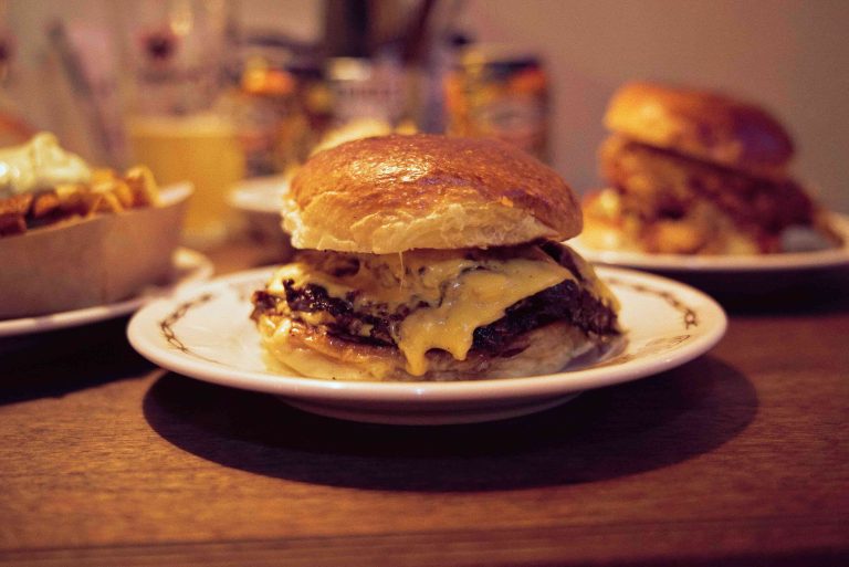 Stooges Hamburger: Stooges Burger